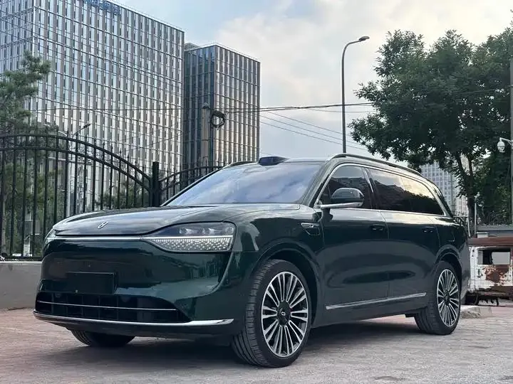 AITO M9 2024 extended range Max version 42kWh 6-seat version - View 1