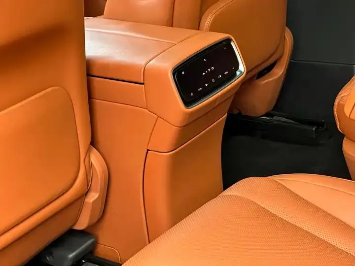 AITO M9 2024 extended range Max version 42kWh 6-seat version 11