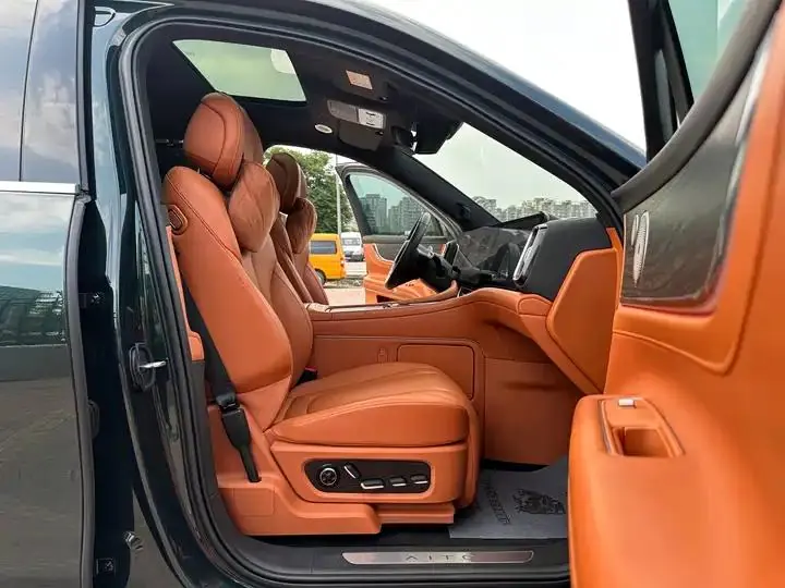 AITO M9 2024 extended range Max version 42kWh 6-seat version 9