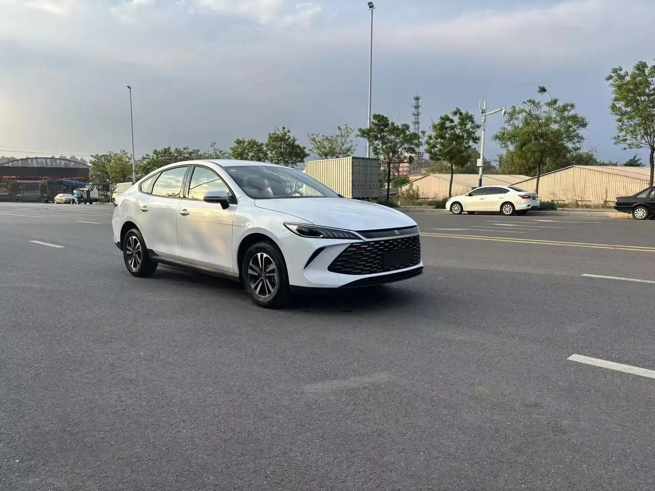 BYD 2026 Qin PLUS DM-i 1.5 stepless 128KM aggressive automatic gear 3