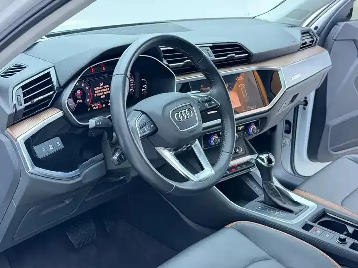 Audi Q3 2021 model 35 TFSI Fashion Dynamic Edition 11