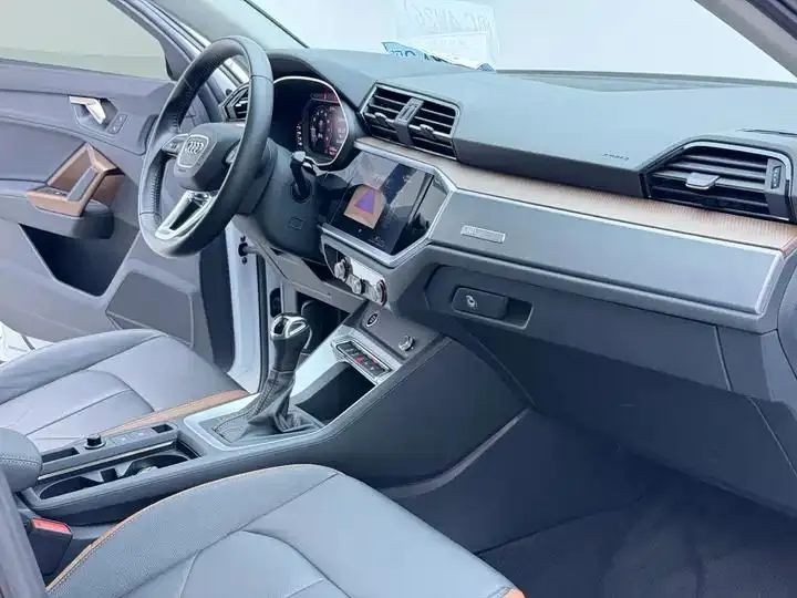 Audi Q3 2021 model 35 TFSI Fashion Dynamic Edition 14