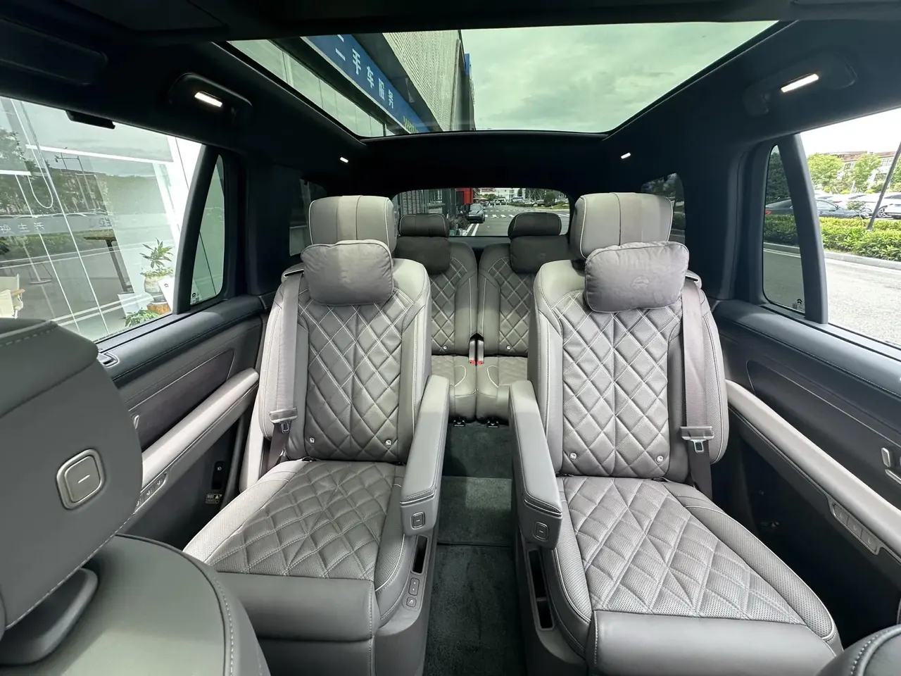 NIO 2026 ES8 6‑Seater Executive Luxury Edition Automatic Transmission 11