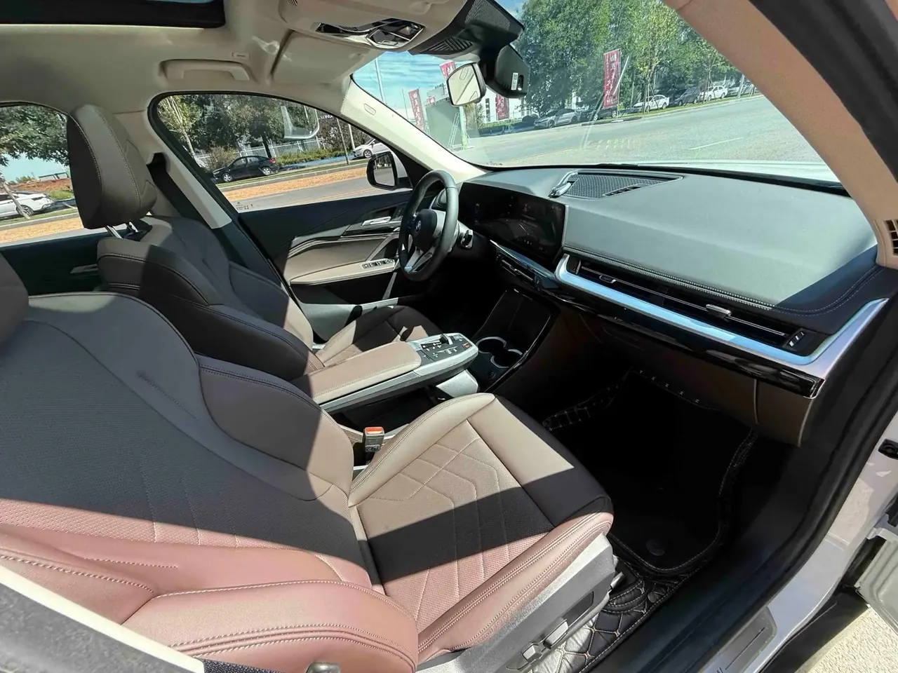 BMW 2023 iX1 eDrive25L eDrive25L m sports suit automatic gear 11
