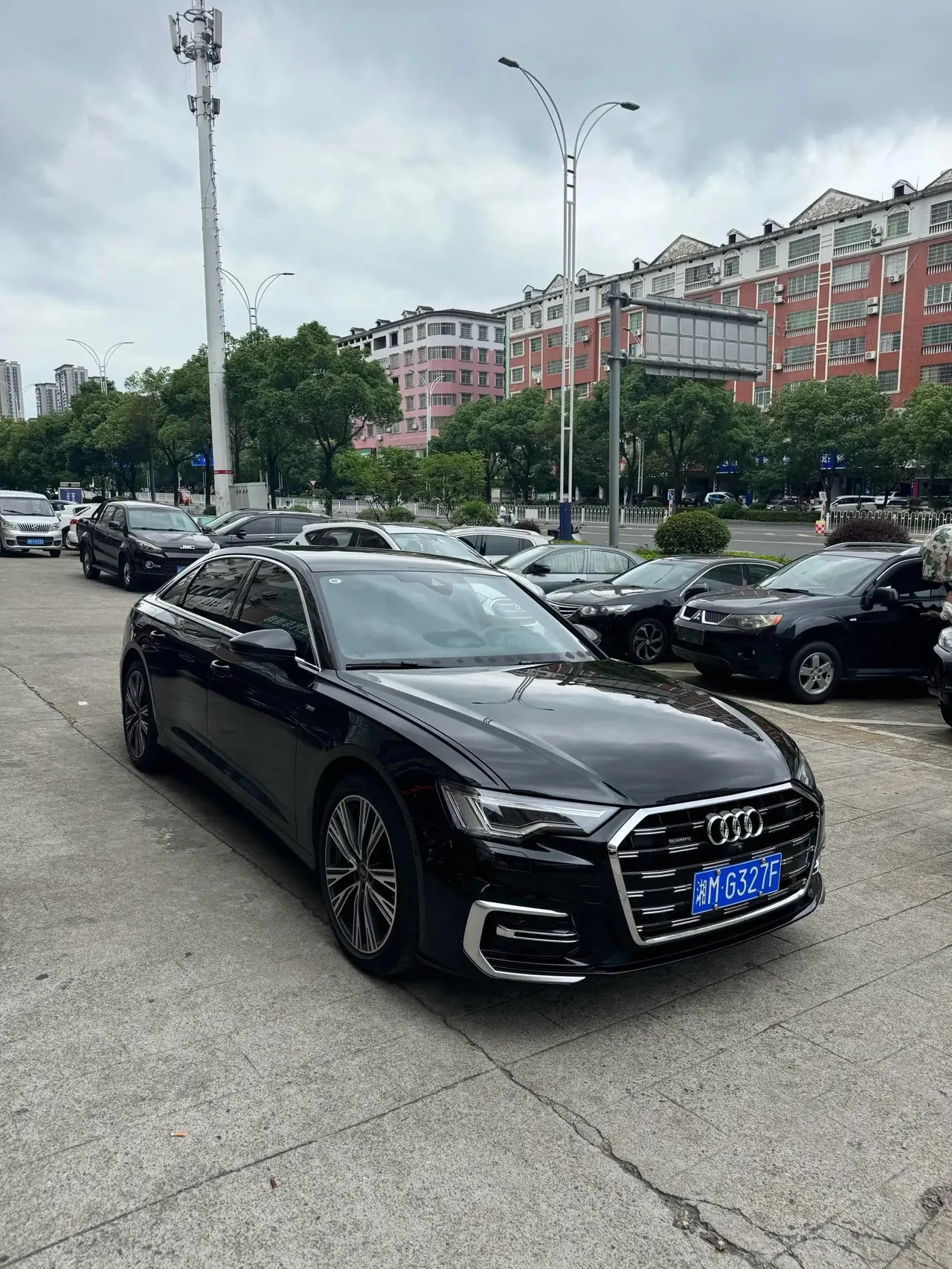 Audi 2025 A6L 2.0TFSI 45TFSI Quattro Selected Dynamic Automatic 2
