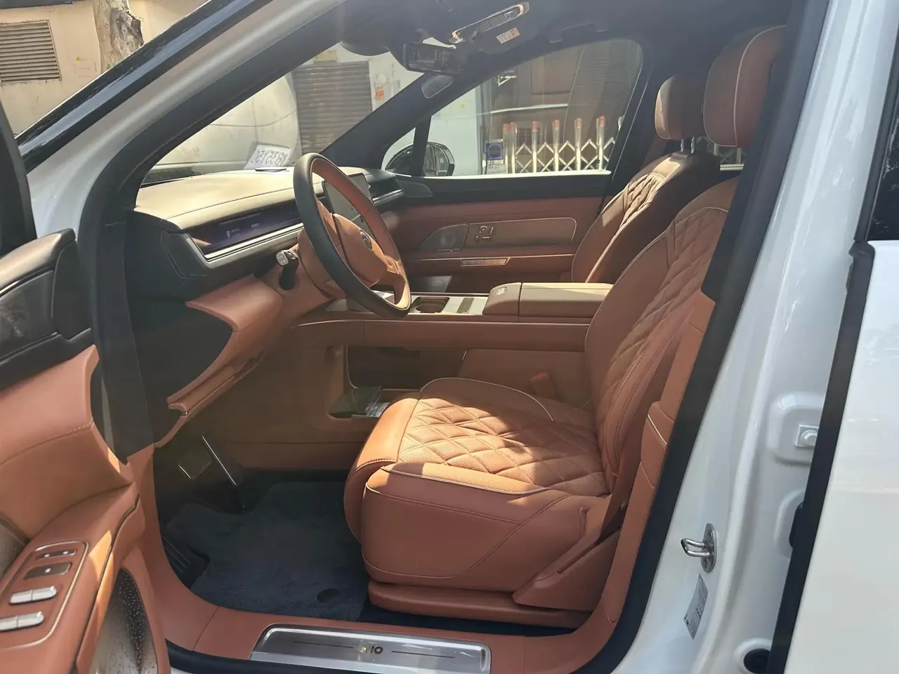 NIO 2026 ES8 6‑Seater Executive Luxury Edition Automatic Transmission 4