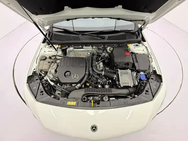 Mercedes Benz Class A 2023 A 180 L 8