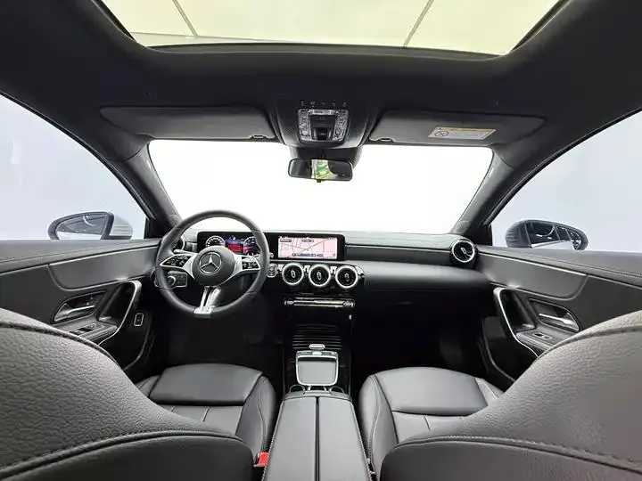 Mercedes Benz Class A 2023 A 180 L 9