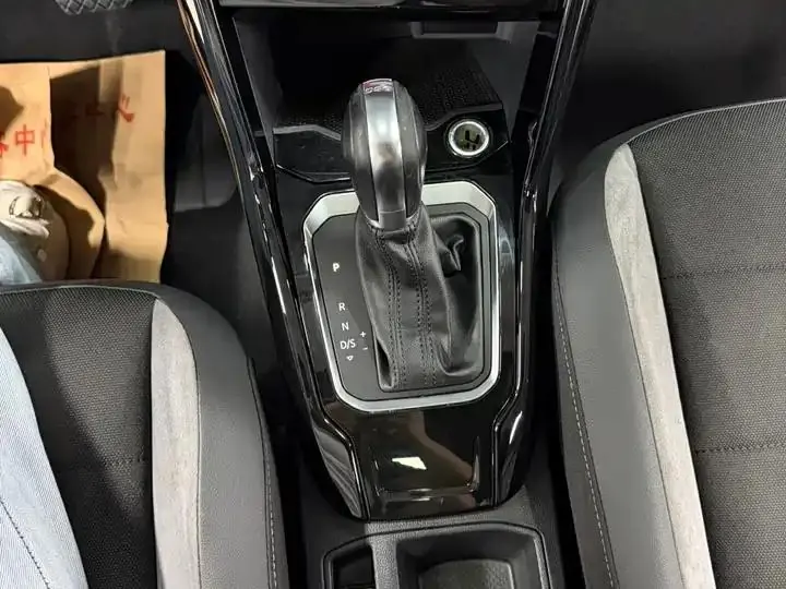 T-ROC Tange 2021 280TSI DSG Two-Drive Elite Zhilian Edition 16