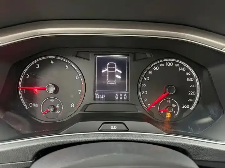 T-ROC Tange 2021 280TSI DSG Two-Drive Elite Zhilian Edition 21