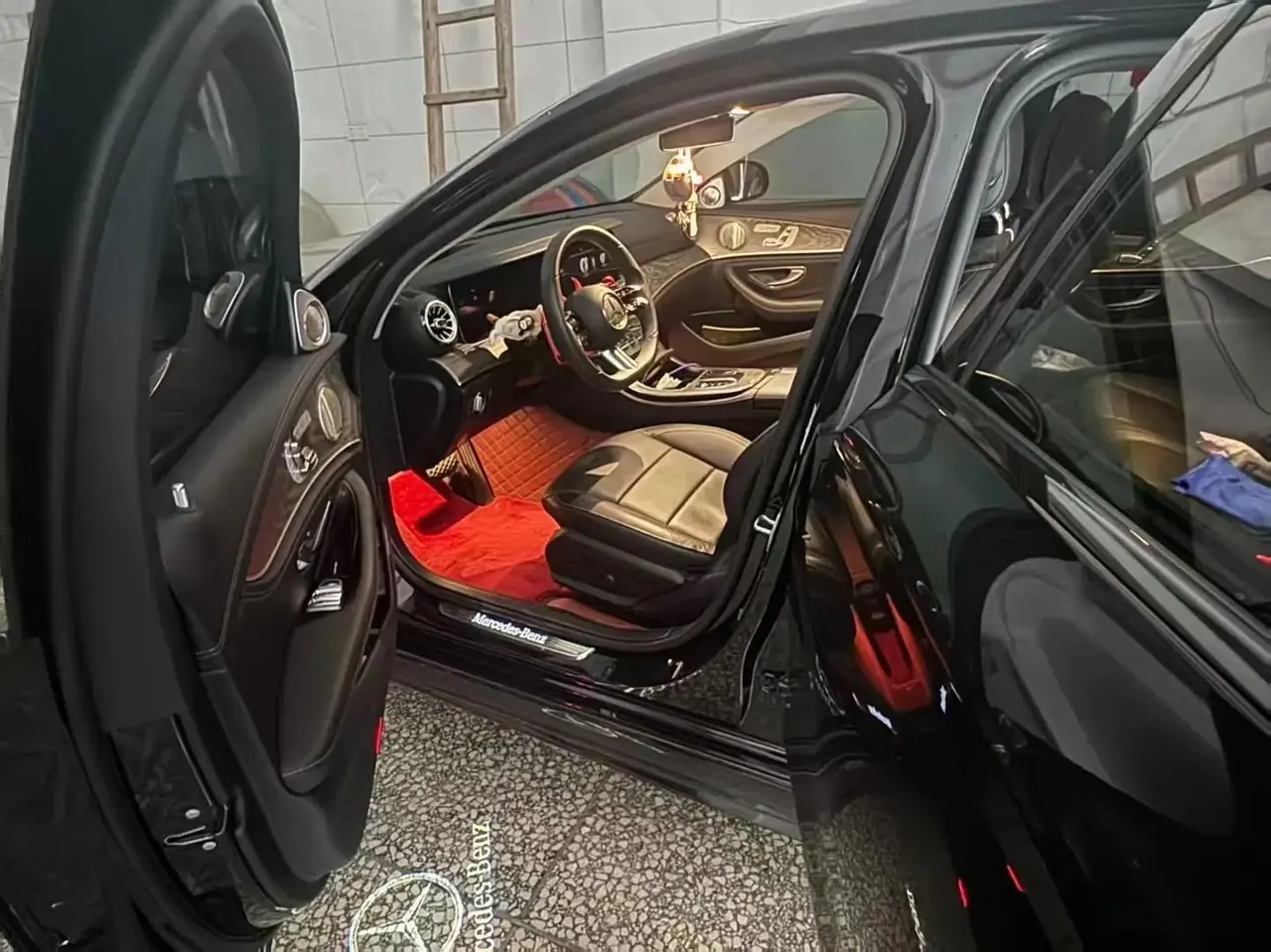 Mercedes Benz E-Class 2021 E 300 L Honorable Model 3