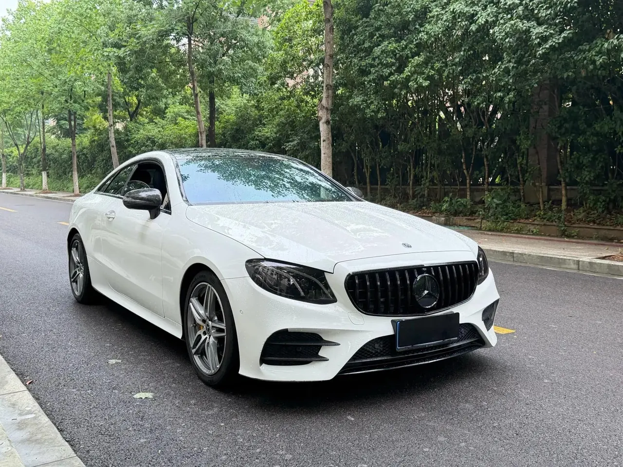 Mercedes Benz E-Class (Imported) 2020 E -260 Coupe 3