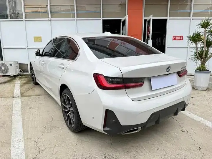 BMW 3 Series 2023 model 325Li M Sport Package 9