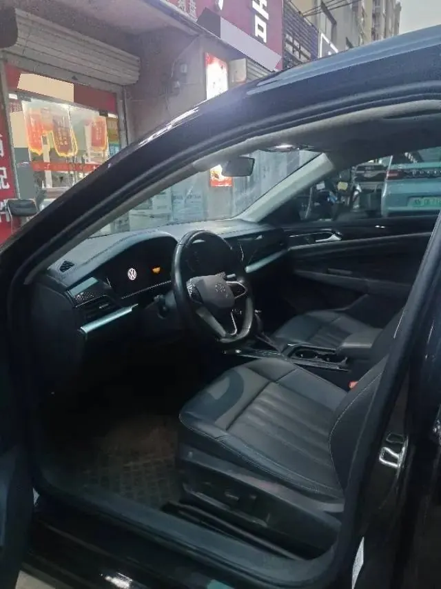 Passat 2022 280TSI Business Edition 8