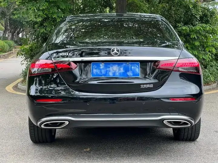 Mercedes Benz E-Class 2022 to E 300 L Fashion 3