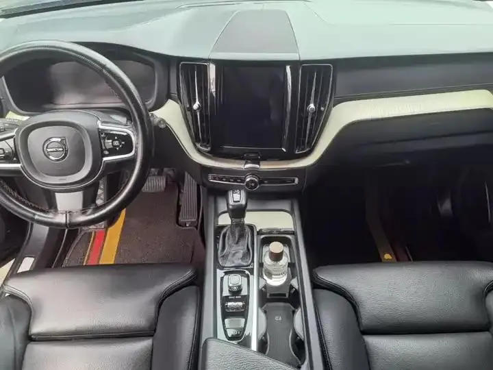 Volvo XC60 2021 T5 4WD Zhiyuan Deluxe Edition 10