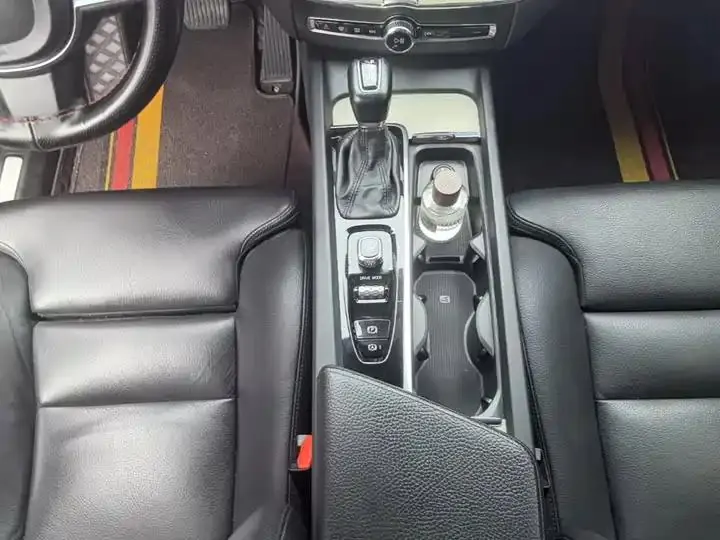Volvo XC60 2021 T5 4WD Zhiyuan Deluxe Edition 14