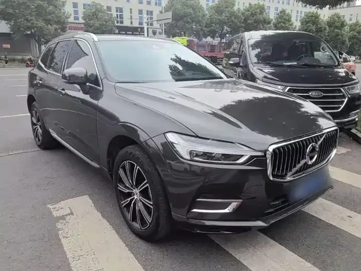 Volvo XC60 2021 T5 4WD Zhiyuan Deluxe Edition 4