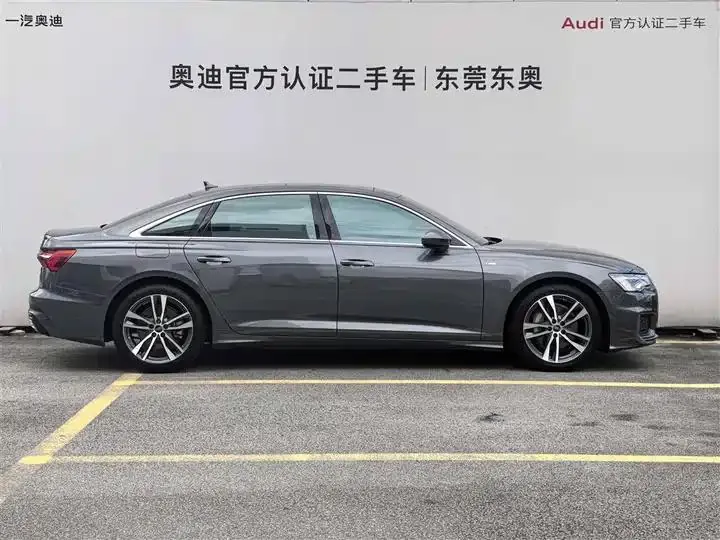 Audi A6L 2022 40 TFSI Deluxe Dynamic 3