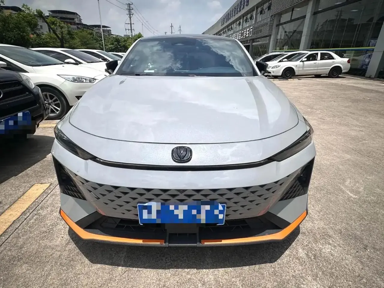 ChangAn 2024 UNI-V 1.5T Prestige Sports Automatic 2