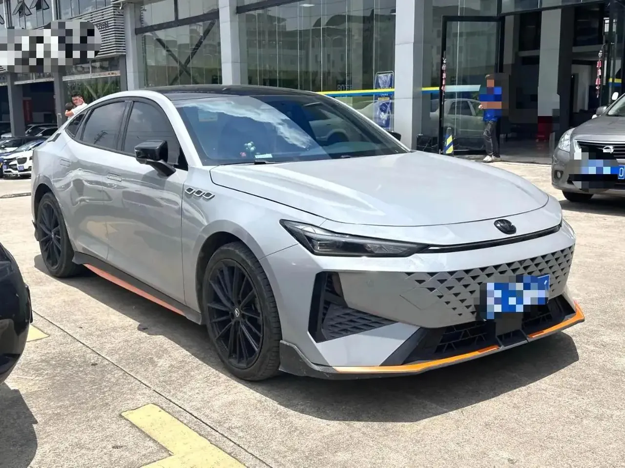 ChangAn 2024 UNI-V 1.5T Prestige Sports Automatic 3