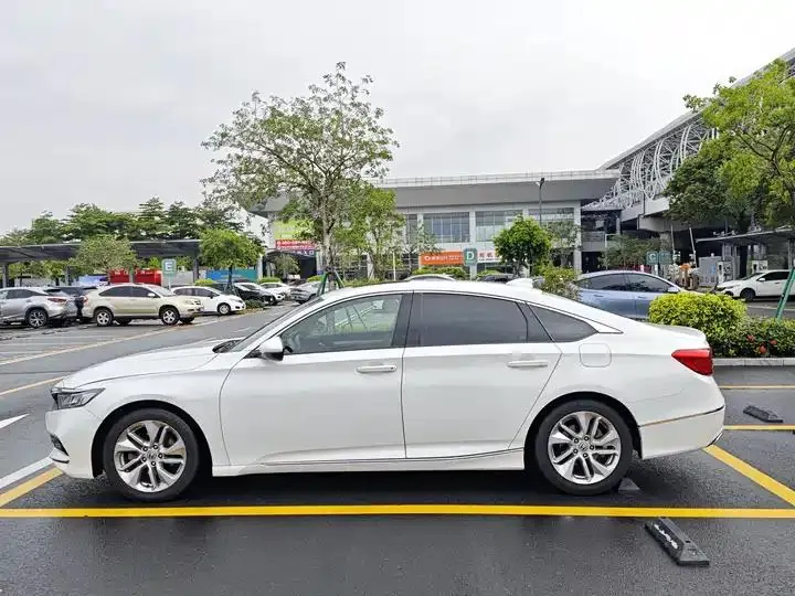 Accord 2018 260TURBO Elite Edition National V 4