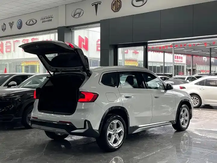 BMW X1 2023 sDrive20Li X Design Set 15