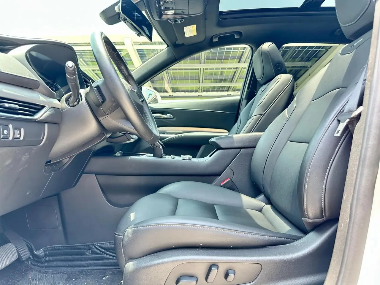 Cadillac XT4 2021 28T Two-Drive Luxury Model 3