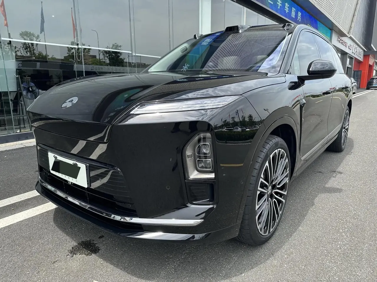 NIO 2026 ES8 7-seat executive deluxe automatic gear - View 1