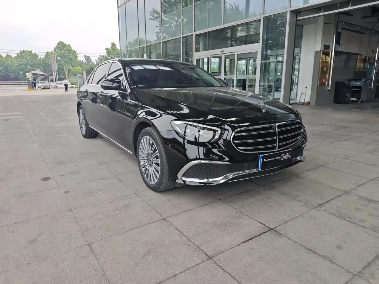 Mercedes Benz E-Class 2022 to E 300 L Fashion 2