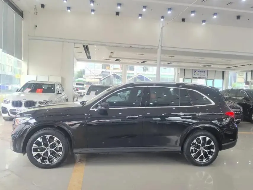 Mercedes Benz 2023 GLC 260 L 4MATIC 48V 2.0T Luxury 5-Seater Automatic 7