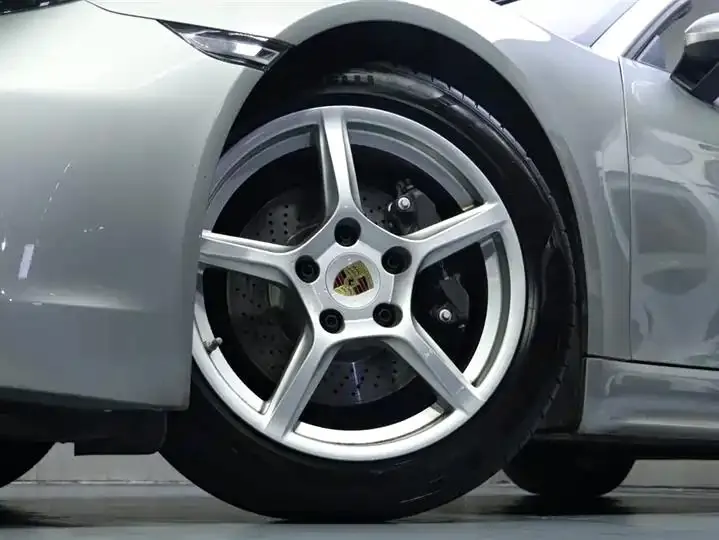Porsche 718 2022 Boxster 2.0T 3