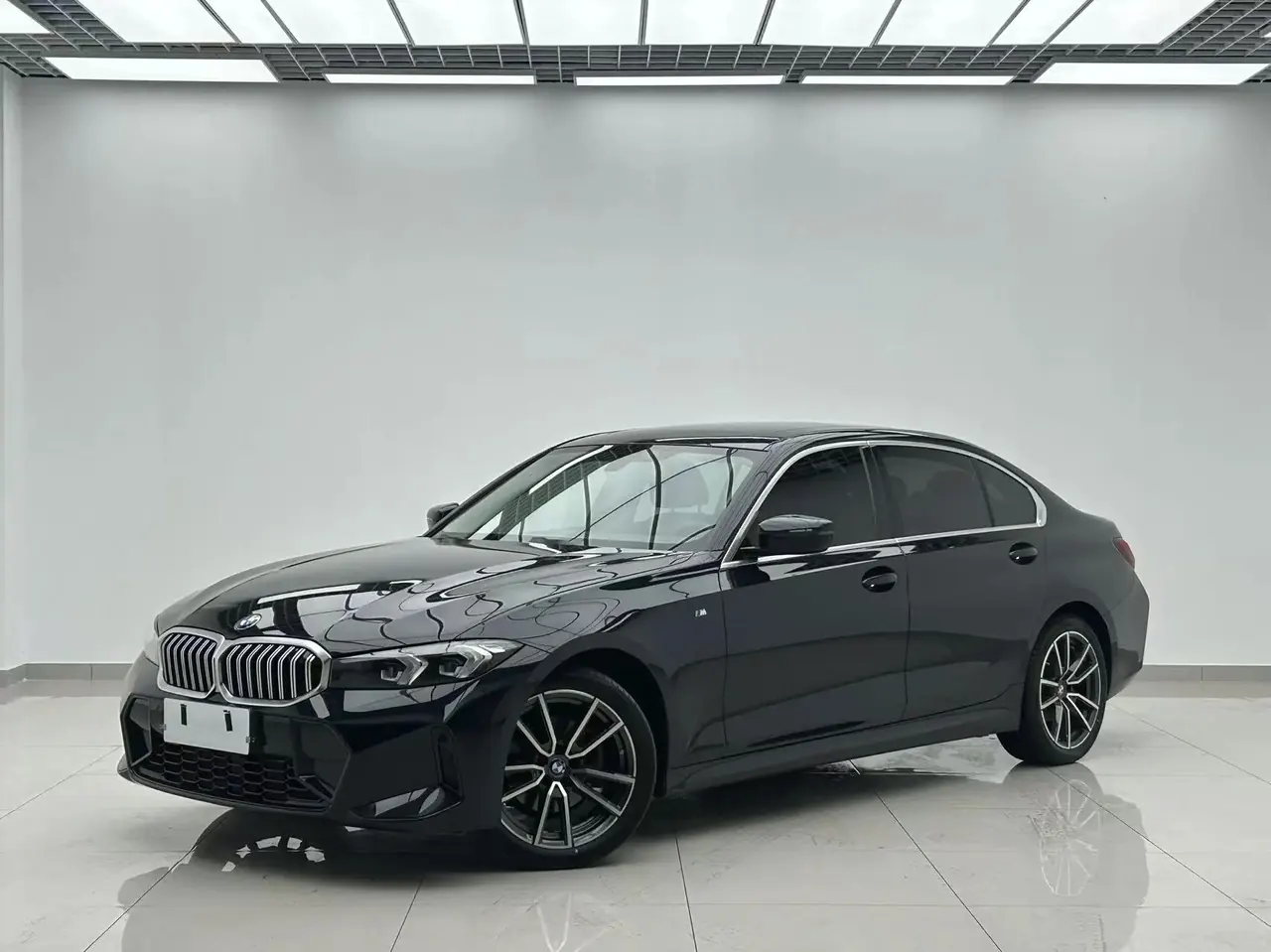 BMW 3 Series 2023 model 320Li M Sport Package - View 1