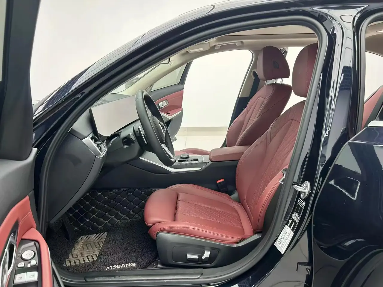 BMW 3 Series 2023 model 320Li M Sport Package 4