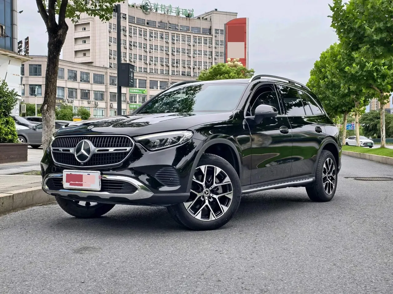 Mercedes Benz 2024 GLC 260 L 4MATIC 48V 2.0T Dynamic 5-Seater Automatic - View 1