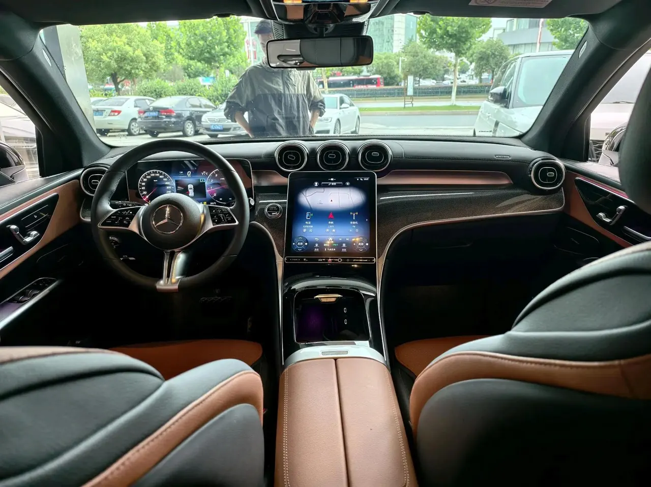 Mercedes Benz 2024 GLC 260 L 4MATIC 48V 2.0T Dynamic 5-Seater Automatic 3