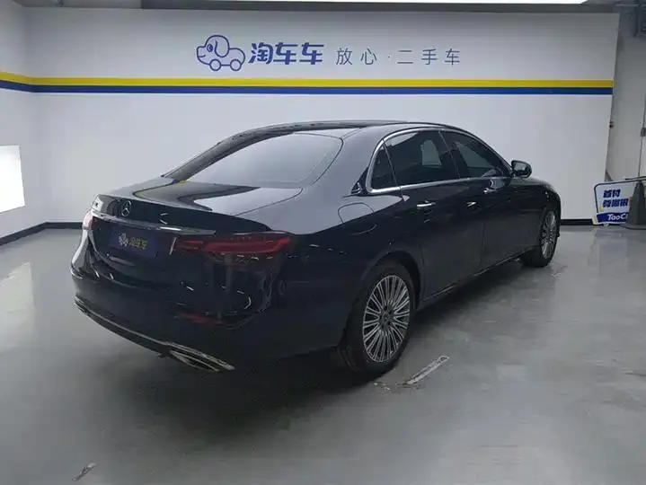 Mercedes Benz E-Class 2022 to E 300 L Fashion 3
