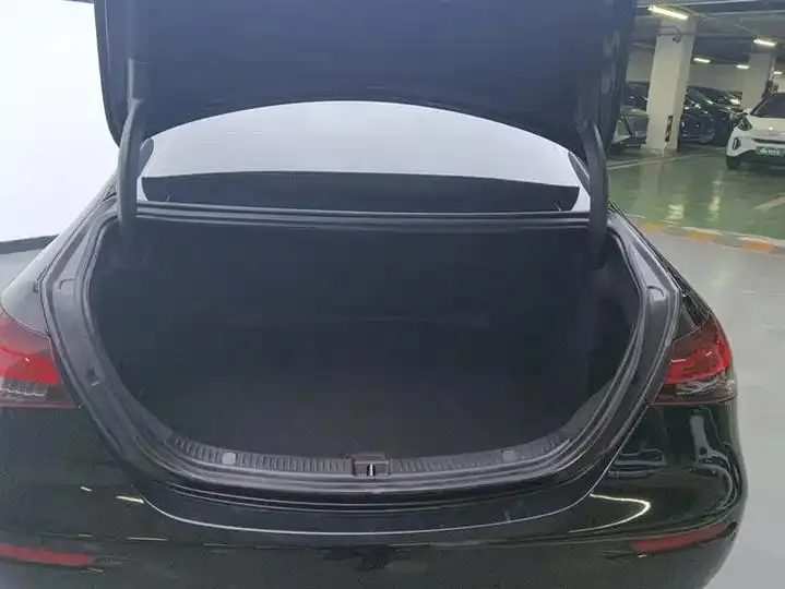 Mercedes Benz E-Class 2022 to E 300 L Fashion 4
