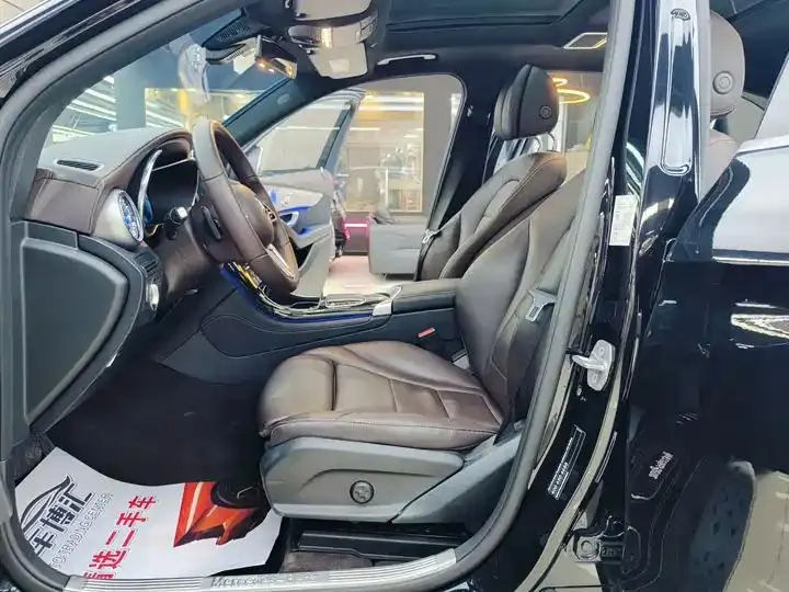 Mercedes Benz GLC 2021 model GLC 260 L 4MATIC Dynamic Edition 8