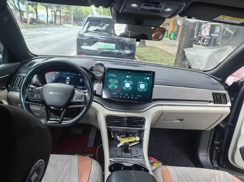 BYD 2023 Song PLUS EV Champion Edition 520KM Prestige Automatic 2