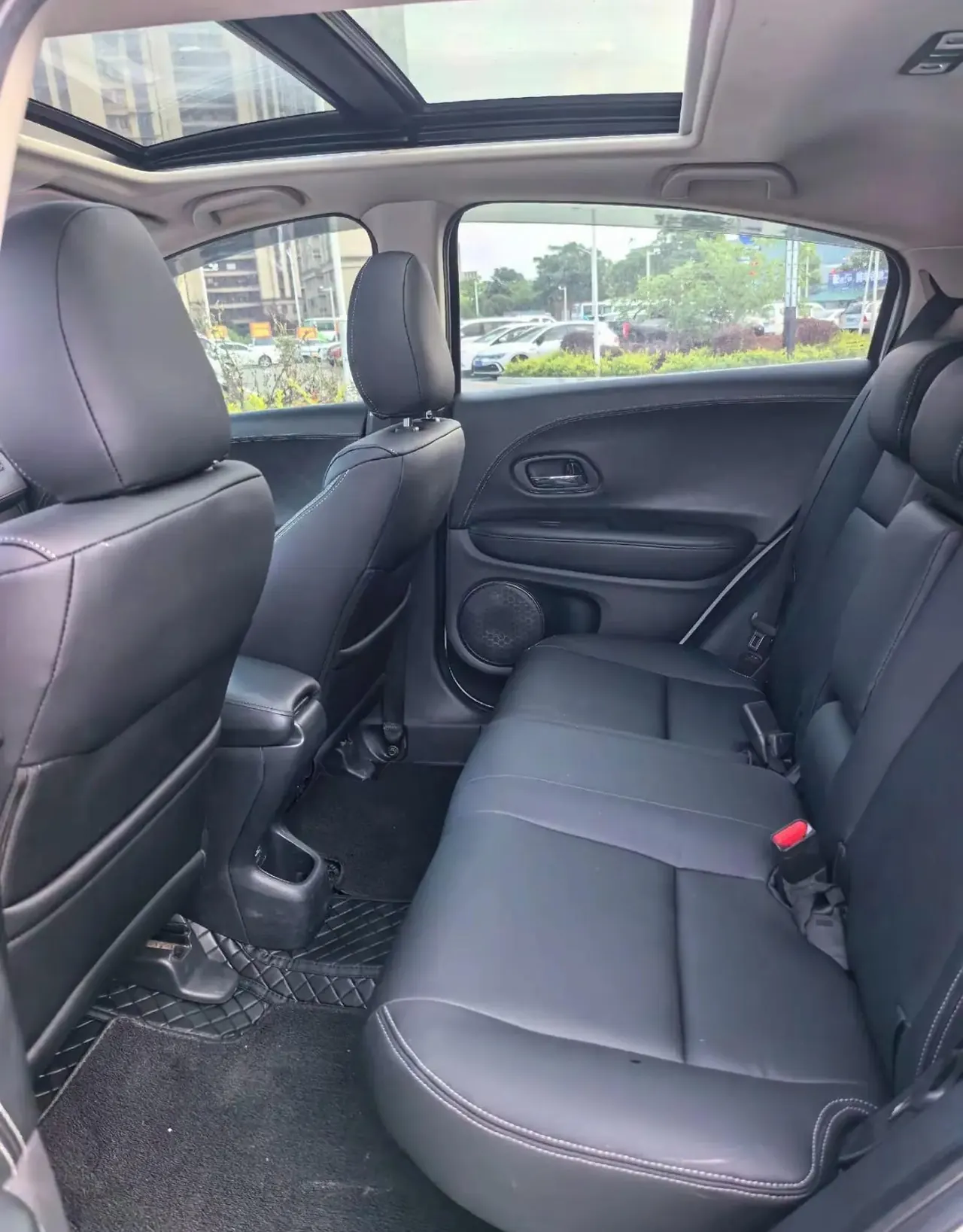 Vezel 2022 1.5L CVT Elite Smart Edition 3