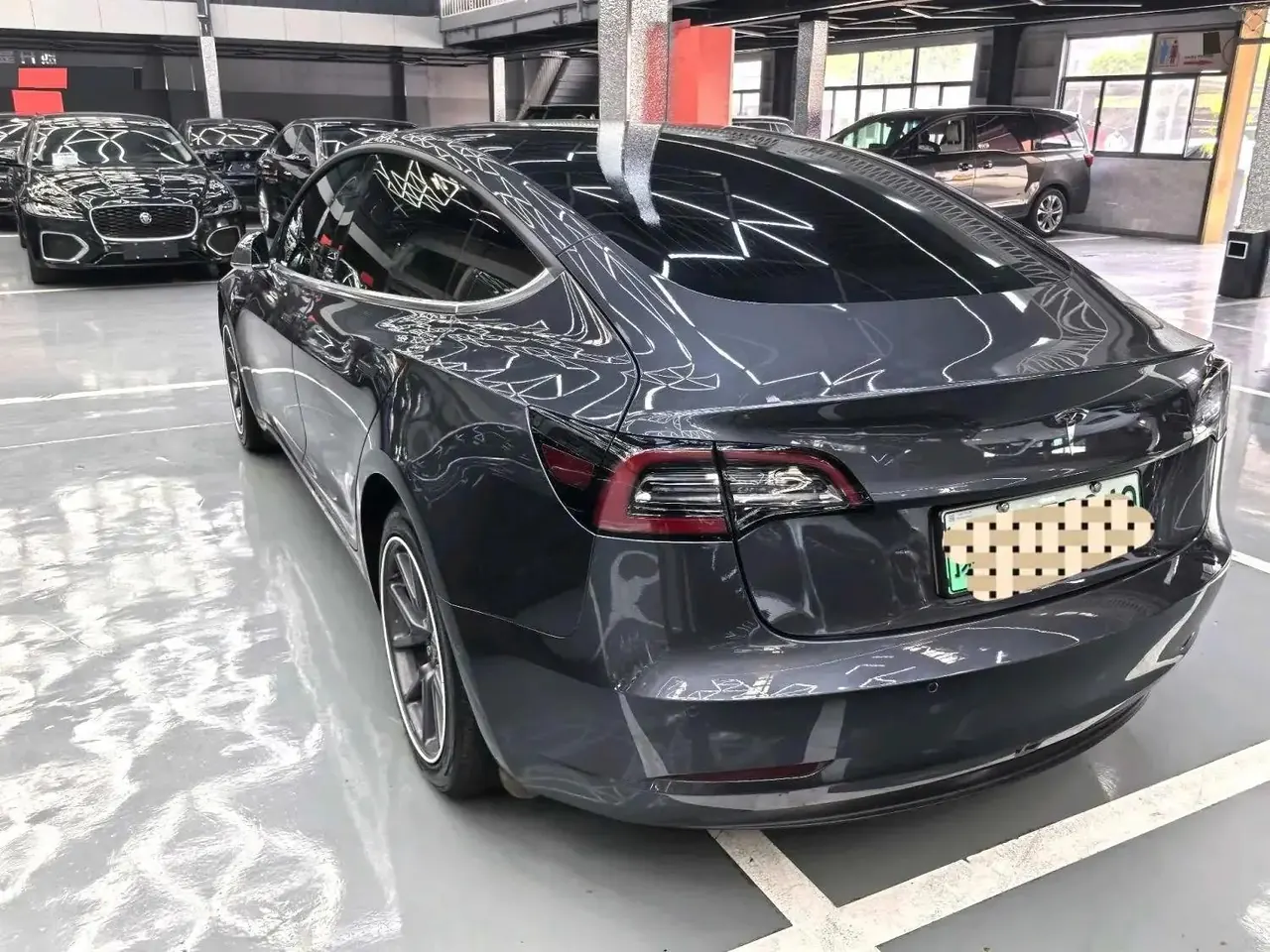 2019 Model 3 Standard Range Rear-Wheel Drive Upgrade Version 5