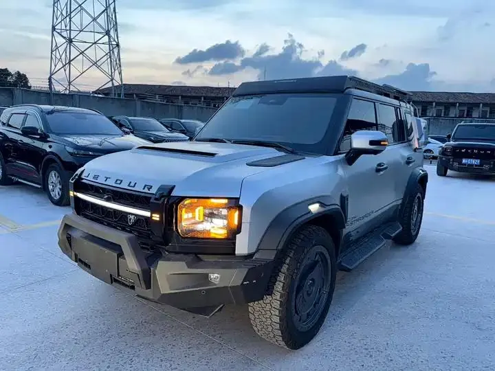 Jetour Traveler 2024 2.0T Four-wheel Drive Silver Dragon Wings - View 1