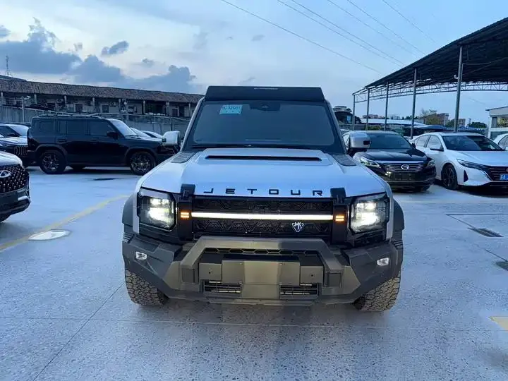Jetour Traveler 2024 2.0T Four-wheel Drive Silver Dragon Wings 2