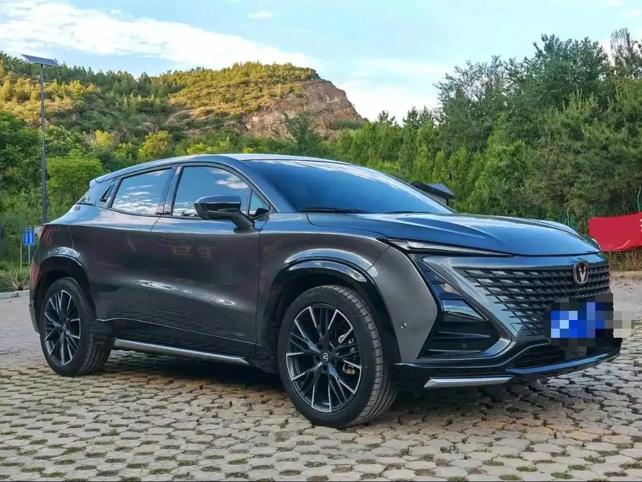 ChangAn 2023 UNI-T 1.5T Flagship Model Automatic 3