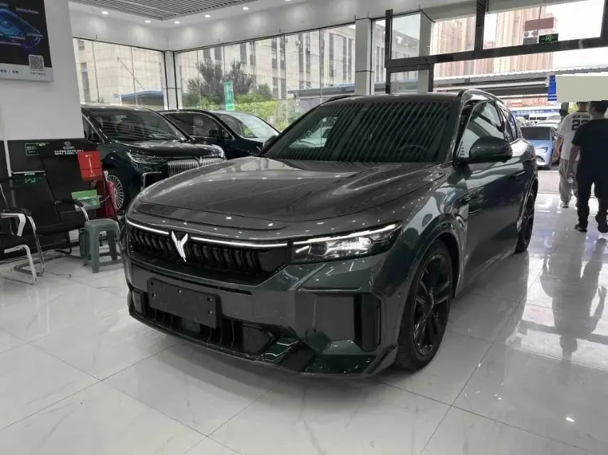 Открыть галерею: Voyah FREE 2025 318 259km 4WD Discovery Edition