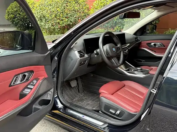 BMW 3 Series 2023 model 325Li M Sport Package 4