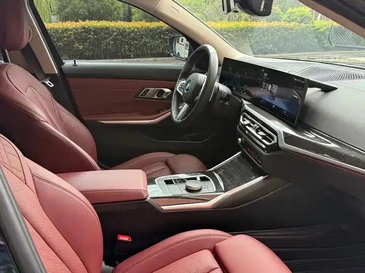 BMW 3 Series 2023 model 325Li M Sport Package 7