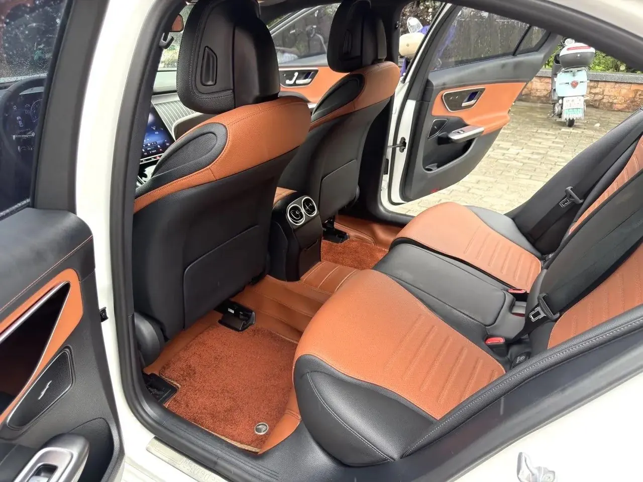Mercedes Benz C- Class 2023 C 200 L Sport Edition 6