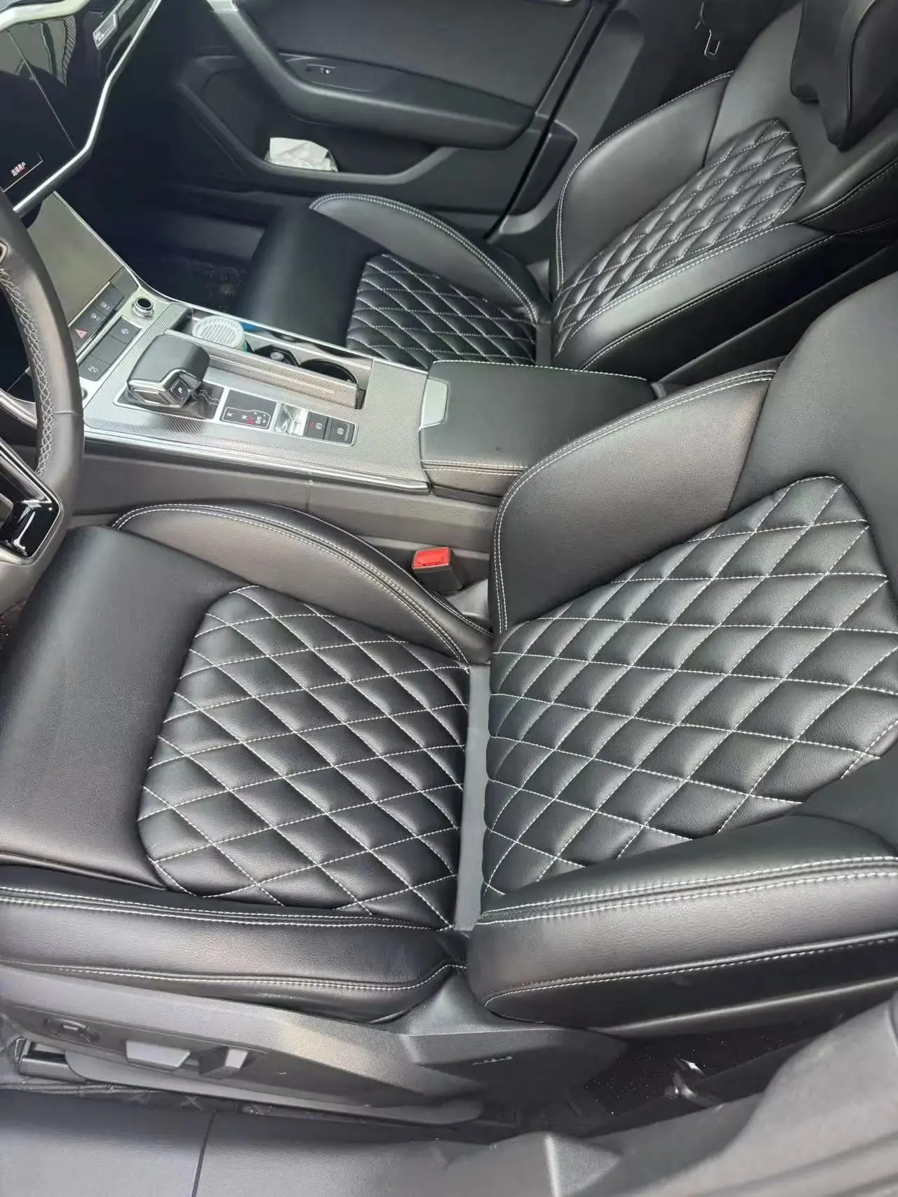 Audi A6L 2021 40 TFSI Deluxe Dynamic 2